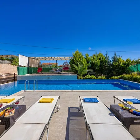 Alkim Vila Kaş
